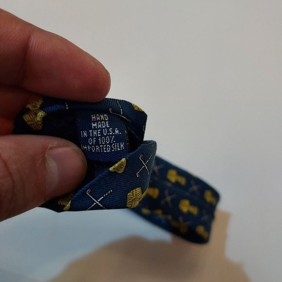 Vineyard Vines Tie Mens 58x3.75 Custom Collection Golf 100% Silk Hand Made USA - Picture 6 of 6